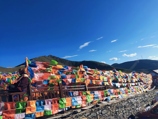 成都租车到西藏拉萨体验西藏文化