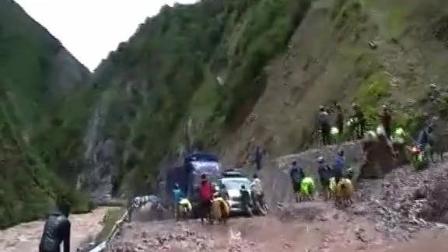 川藏线自驾游遇险视频 丰田普拉多陷车遇险